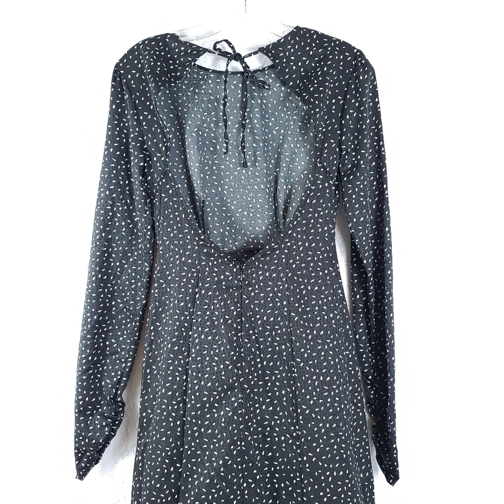 Urban Outfitters Angela Cut-Out Back Maxi Dress - Picture 8 of 12